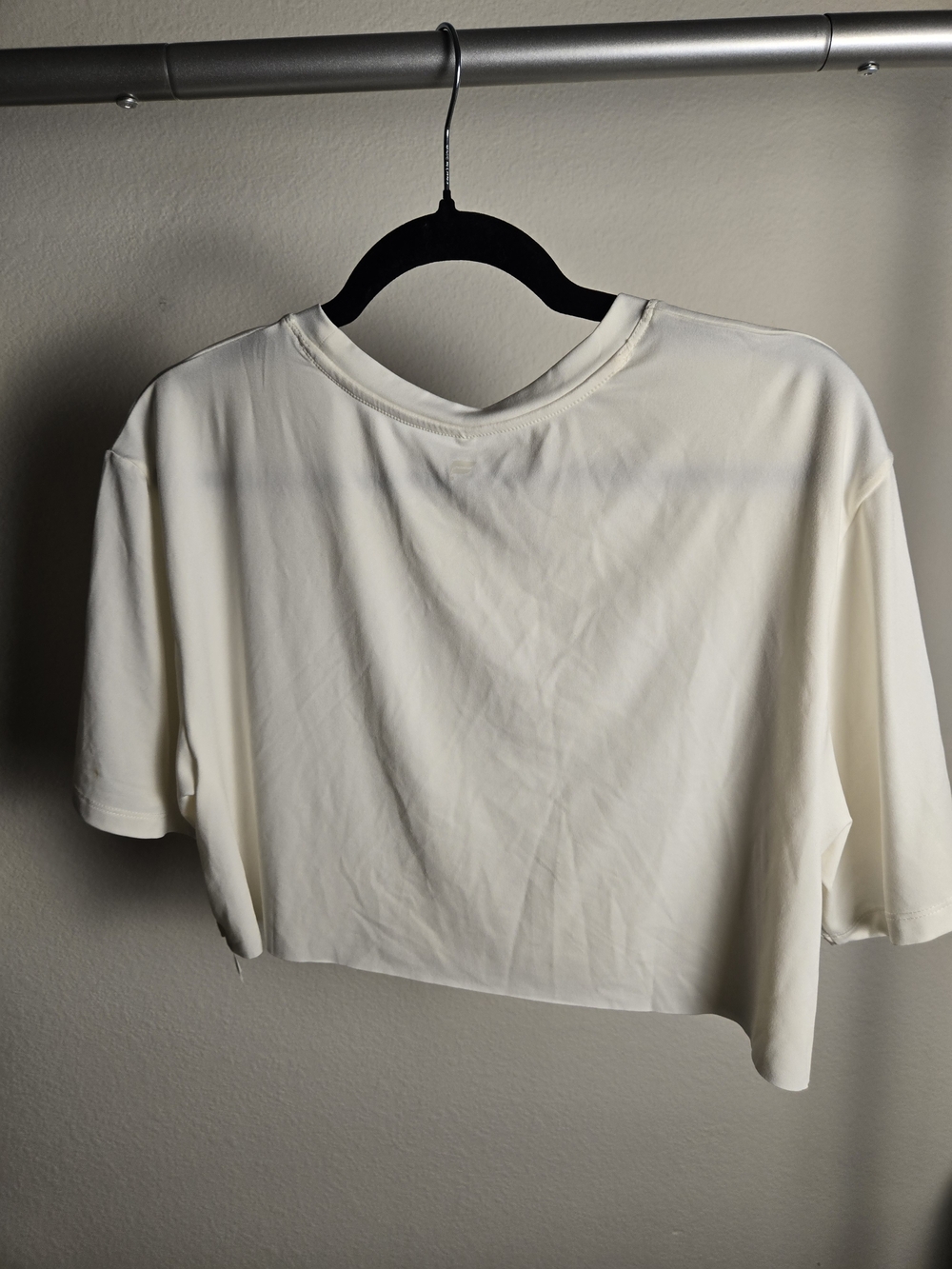 Fabletics Cream Cropped Tee - Picture 2 of 4